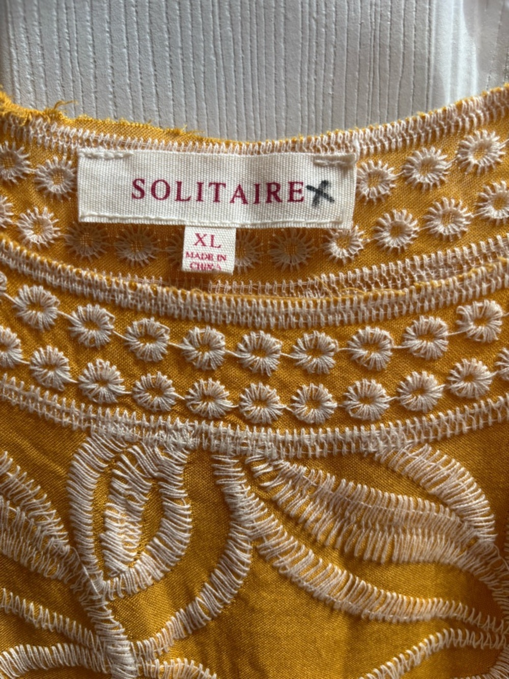 Solitaire Yellow Embroidered Circle-Pattern Tunic, Size XL, SEE COMMENTS - Picture 2 of 4